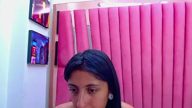 Snapshot of Cameron_cutte chatting on 01/18/25, 07:17 Cameron cutte online show from 01/18/25, 07:17