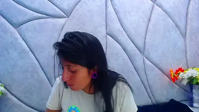 Snapshot of Cameron_cutte chatting on 02/02/25, 02:48 Cameron cutte online show from 02/02/25, 02:48