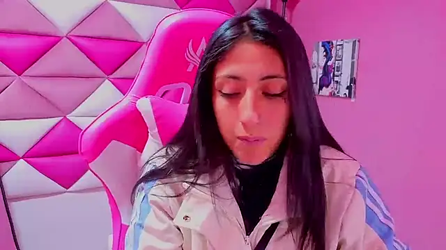 Snapshot of Cameron_cutte chatting on 09/21/25, 02:57 Cameron cutte online show from 09/21/25, 02:57