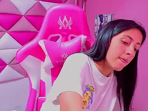 Snapshot of Cameron_cutte chatting on 09/24/25, 02:48 Cameron cutte online show from 09/24/25, 02:48