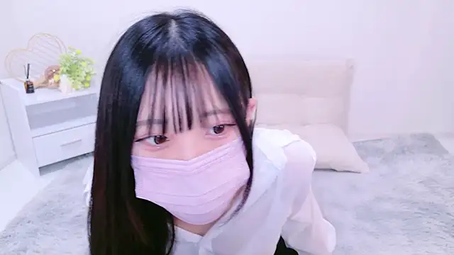 Snapshot of Suzu_ch_xx chatting on 12/12/24, 03:16 Suzu ch xx online show from 12/12/24, 03:16