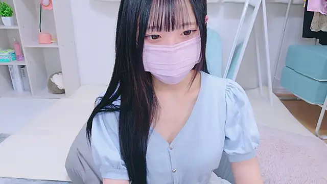 Snapshot of Suzu_ch_xx chatting on 12/14/24, 01:06 Suzu ch xx online show from 12/14/24, 01:06