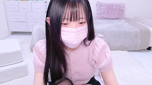 Snapshot of Suzu_ch_xx chatting on 12/16/24, 09:41 Suzu ch xx online show from 12/16/24, 09:41