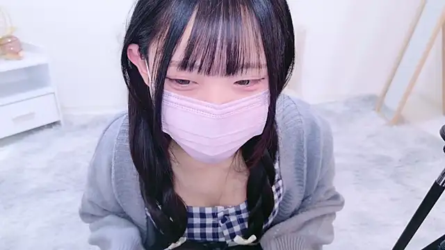 Snapshot of Suzu_ch_xx chatting on 12/30/24, 09:40 Suzu ch xx online show from 12/30/24, 09:40