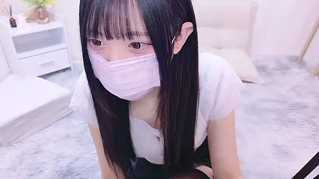 Snapshot of Suzu_ch_xx chatting on 01/11/25, 12:44 Suzu ch xx online show from 01/11/25, 12:44