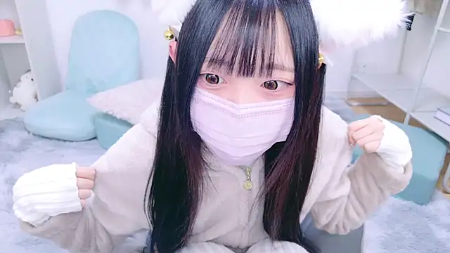 Snapshot of Suzu_ch_xx chatting on 01/11/25, 06:44 Suzu ch xx online show from 01/11/25, 06:44