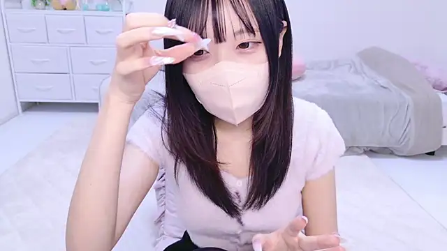 Snapshot of Suzu_ch_xx chatting on 02/11/25, 07:05 Suzu ch xx online show from 02/11/25, 07:05