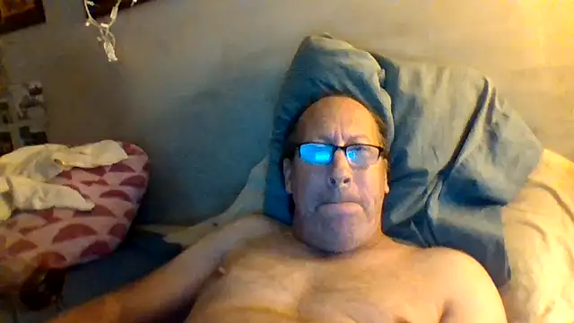 Snapshot of hornyrich69 chatting on 12/11/24, 02:52 hornyrich69 online show from 12/11/24, 02:52