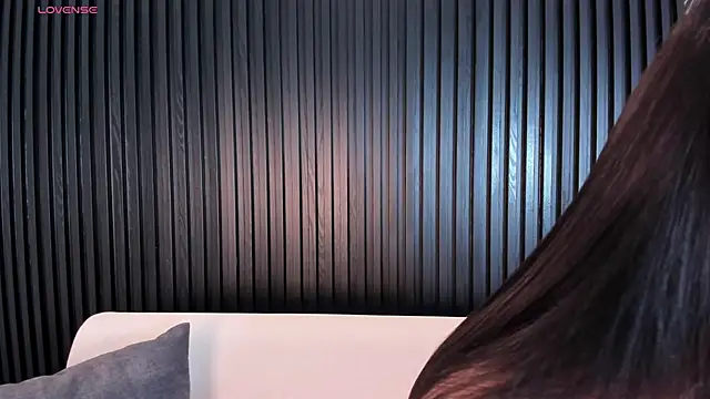 Emmaa Robertss online show from 09/18/25, 03:58