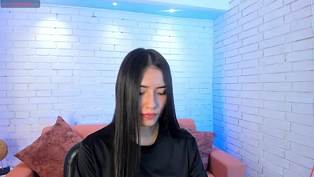 Emmaa Robertss online show from 09/22/25, 12:29