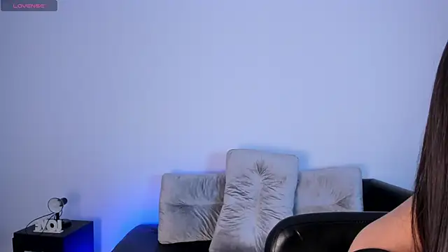 Emmaa Robertss online show from 10/02/25, 01:51