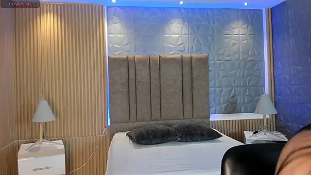 Emmaa Robertss online show from 10/04/25, 12:03