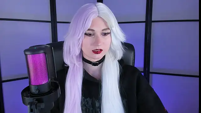 Snapshot of Goddess-Rose chatting on 10/31/25, 04:30 Goddess-Rose online show from 10/31/25, 04:30