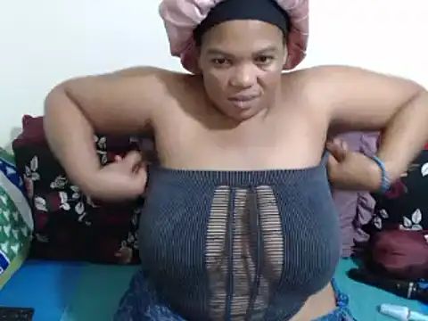 Snapshot of FreakyAngel3X chatting on 09/29/25, 05:18 FreakyAngel3X online show from 09/29/25, 05:18