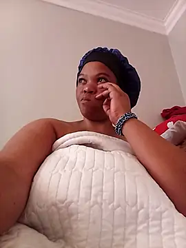 Snapshot of FreakyAngel3X chatting on 11/21/25, 04:00 FreakyAngel3X online show from 11/21/25, 04:00