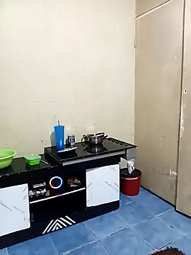 Snapshot of FreakyAngel3X chatting on 12/16/25, 12:10 FreakyAngel3X online show from 12/16/25, 12:10