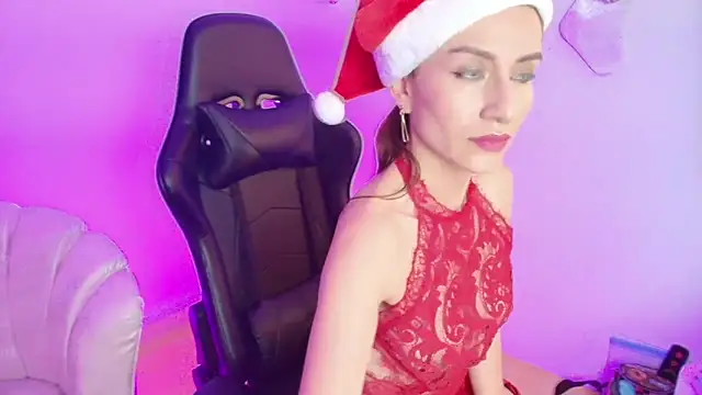 Snapshot of _Odette__ chatting on 12/24/24, 12:00 Odette online show from 12/24/24, 12:00