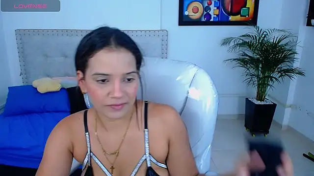 Snapshot of Chiqui_milk_ chatting on 01/21/25, 09:04 Chiqui milk  online show from 01/21/25, 09:04
