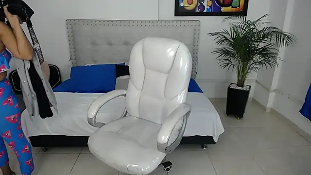 Snapshot of Chiqui_milk_ chatting on 01/28/25, 07:21 Chiqui milk  online show from 01/28/25, 07:21