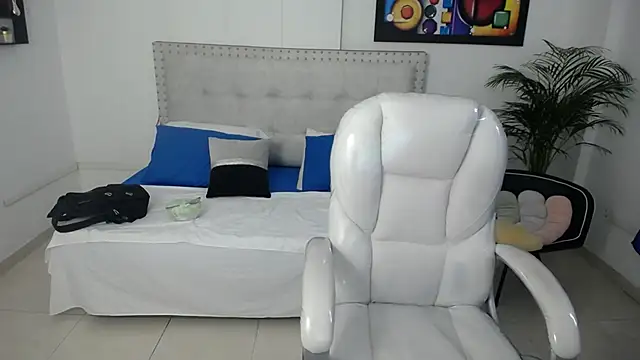 Snapshot of Chiqui_milk_ chatting on 02/05/25, 07:20 Chiqui milk  online show from 02/05/25, 07:20