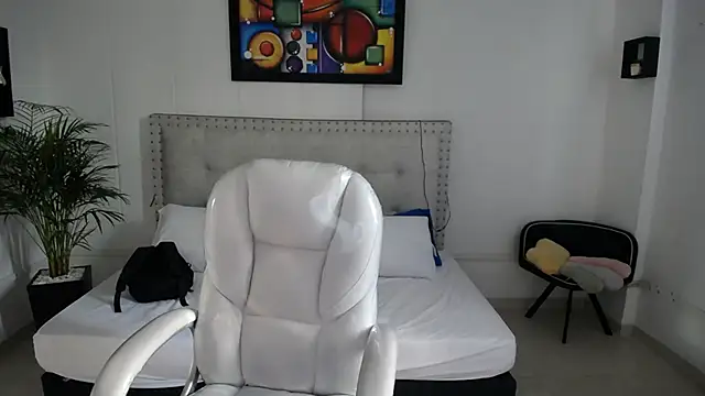 Snapshot of Chiqui_milk_ chatting on 02/11/25, 07:05 Chiqui milk  online show from 02/11/25, 07:05