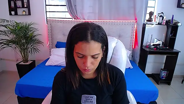 Snapshot of Chiqui_milk_ chatting on 03/12/25, 07:49 Chiqui milk  online show from 03/12/25, 07:49
