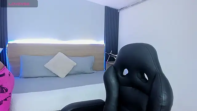 Snapshot of Chiqui_milk_ chatting on 12/02/25, 06:47 Chiqui milk online show from 12/02/25, 06:47