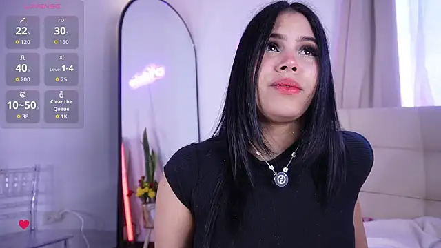 Snapshot of Natasha__Sccott chatting on 11/10/25, 07:13 Natasha Sccott online show from 11/10/25, 07:13