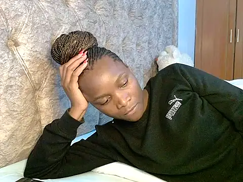 Naughty Girl17 online show from 12/15/25, 05:23