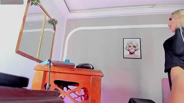 Snapshot of Jimena_Grey chatting on 10/25/25, 01:07 Jimena Grey online show from 10/25/25, 01:07