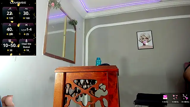 Snapshot of Jimena_Grey chatting on 10/28/25, 07:38 Jimena Grey online show from 10/28/25, 07:38