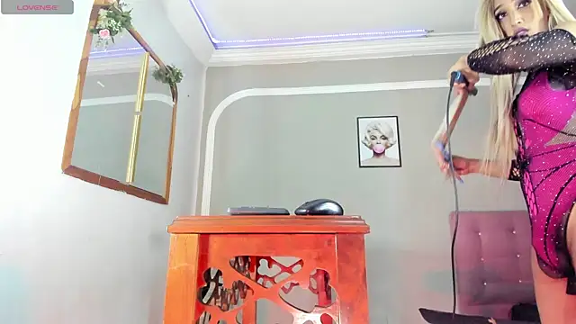 Snapshot of Jimena_Grey chatting on 10/30/25, 10:32 Jimena Grey online show from 10/30/25, 10:32