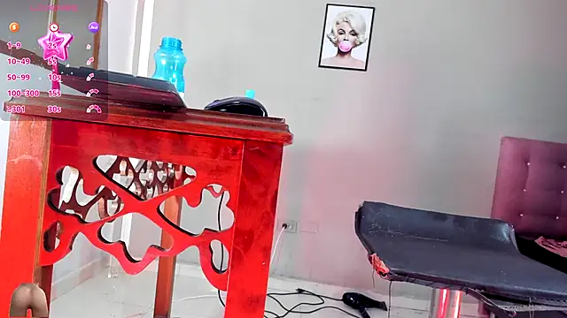 Snapshot of Jimena_Grey chatting on 10/31/25, 10:38 Jimena Grey online show from 10/31/25, 10:38