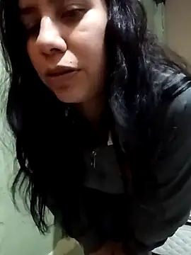Snapshot of Michellluxo chatting on 05/05/26, 12:40 Michellluxo online show from 05/05/26, 12:40