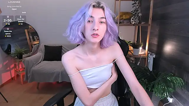 Snapshot of Mia_Cheers chatting on 10/03/25, 02:03 Mia Cheers online show from 10/03/25, 02:03