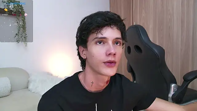 Snapshot of badboy_one_ chatting on 09/28/25, 11:21 badboy one online show from 09/28/25, 11:21