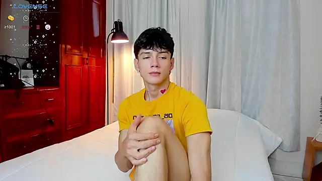 Snapshot of badboy_one_ chatting on 10/24/25, 09:33 badboy one online show from 10/24/25, 09:33