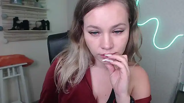 holly xglam online show from 12/04/24, 11:41
