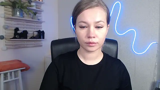 holly xglam online show from 12/05/24, 03:04