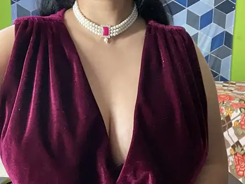 Snapshot of Aishwarya_101_ chatting on 02/04/25, 03:04 Aishwarya 101 online show from 02/04/25, 03:04