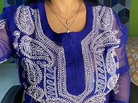 Snapshot of Aishwarya_101_ chatting on 03/14/25, 06:18 Aishwarya 101 online show from 03/14/25, 06:18