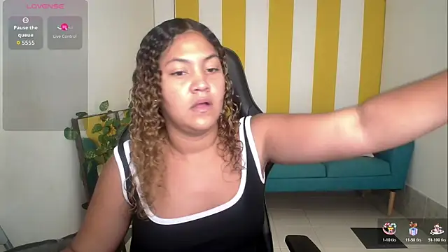 Snapshot of Cristal_War chatting on 11/09/25, 11:03 Cristal War online show from 11/09/25, 11:03