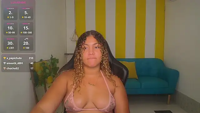 Snapshot of Cristal_War chatting on 11/15/25, 11:32 Cristal War online show from 11/15/25, 11:32