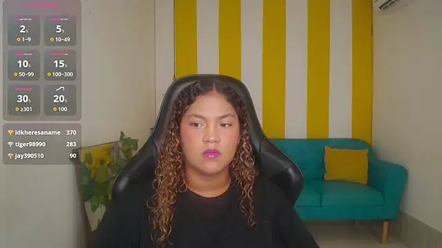 Snapshot of Cristal_War chatting on 11/20/25, 11:04 Cristal War online show from 11/20/25, 11:04