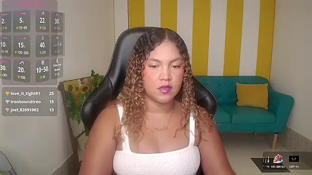 Snapshot of Cristal_War chatting on 11/21/25, 11:03 Cristal War online show from 11/21/25, 11:03