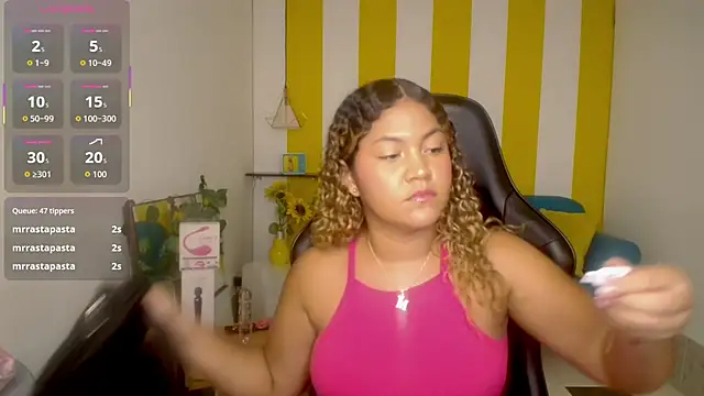 Snapshot of Cristal_War chatting on 11/27/25, 11:18 Cristal War online show from 11/27/25, 11:18