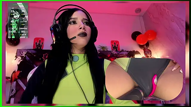 Snapshot of SweetieCloe_ chatting on 10/27/25, 09:41 SweetieCloe online show from 10/27/25, 09:41