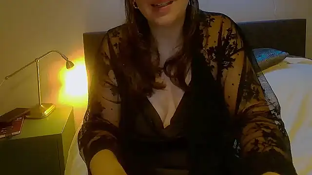 Ella Next Door online show from 12/16/24, 09:52