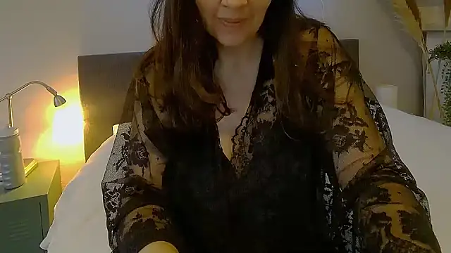 Ella Next Door online show from 12/21/24, 01:53