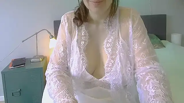 Ella Next Door online show from 01/27/25, 09:34